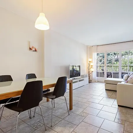 Hauzify I Apartament Bovila Mar דירה ס'אגארו