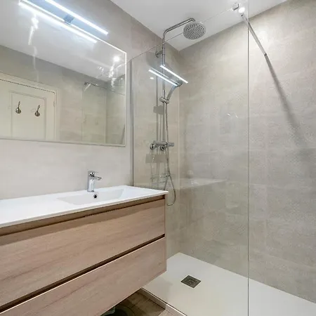 Hauzify I Apartament Bovila Mar *